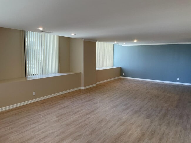 Building Photo - 48 W 300 S