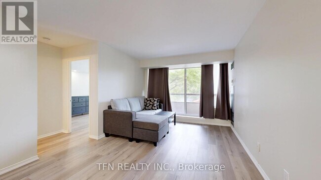 Photo du bâtiment - 81-281 Townsgate Dr