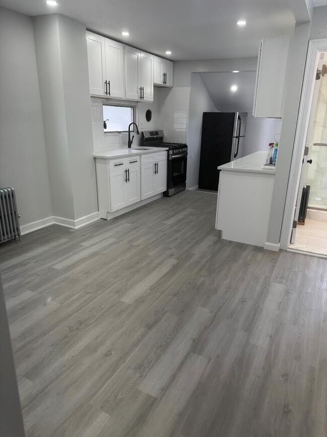Foto del edificio - 80-46-80162 162nd St