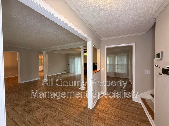 Building Photo - 2932 Bagpipe Rd