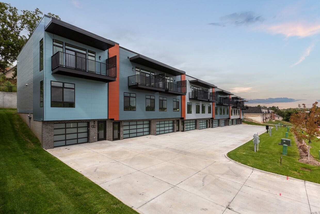 Foto principal - Modern 3BR Retreat | Penthouse + Skyline V...