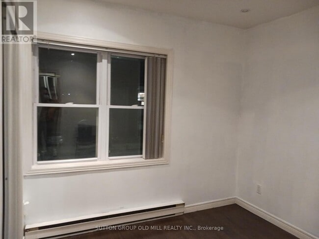 Building Photo - 293 Queenston Rd