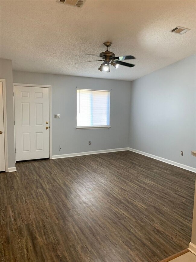 Foto del edificio - 2113 Sandpiper St