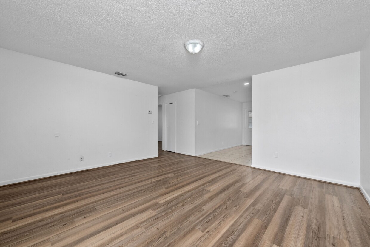 Foto principal - 911 W Orange St