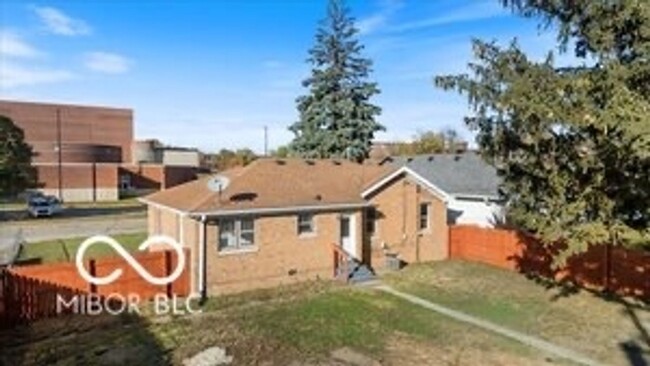 Foto del edificio - Charming 3BR House in Indianapolis