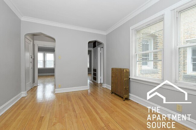 Foto del edificio - 953 W 87th St
