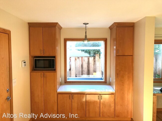 Foto del edificio - 4 br, 3 bath House - 1570 Montalto Drive