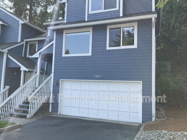Building Photo - 1307 NW Slate Ln
