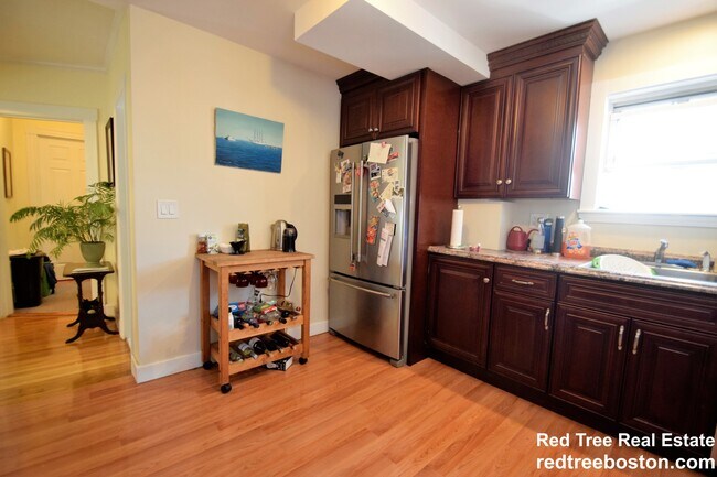 Foto del edificio - 25 Oak Square Ave