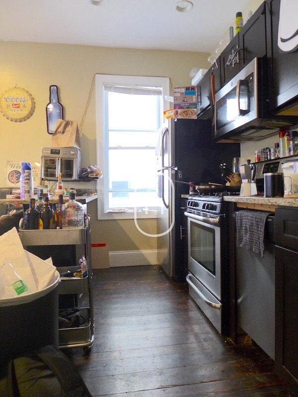 Building Photo - 12 Worthington St