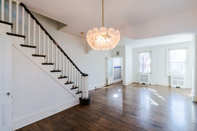 Building Photo - Charming Olde Richmond Home