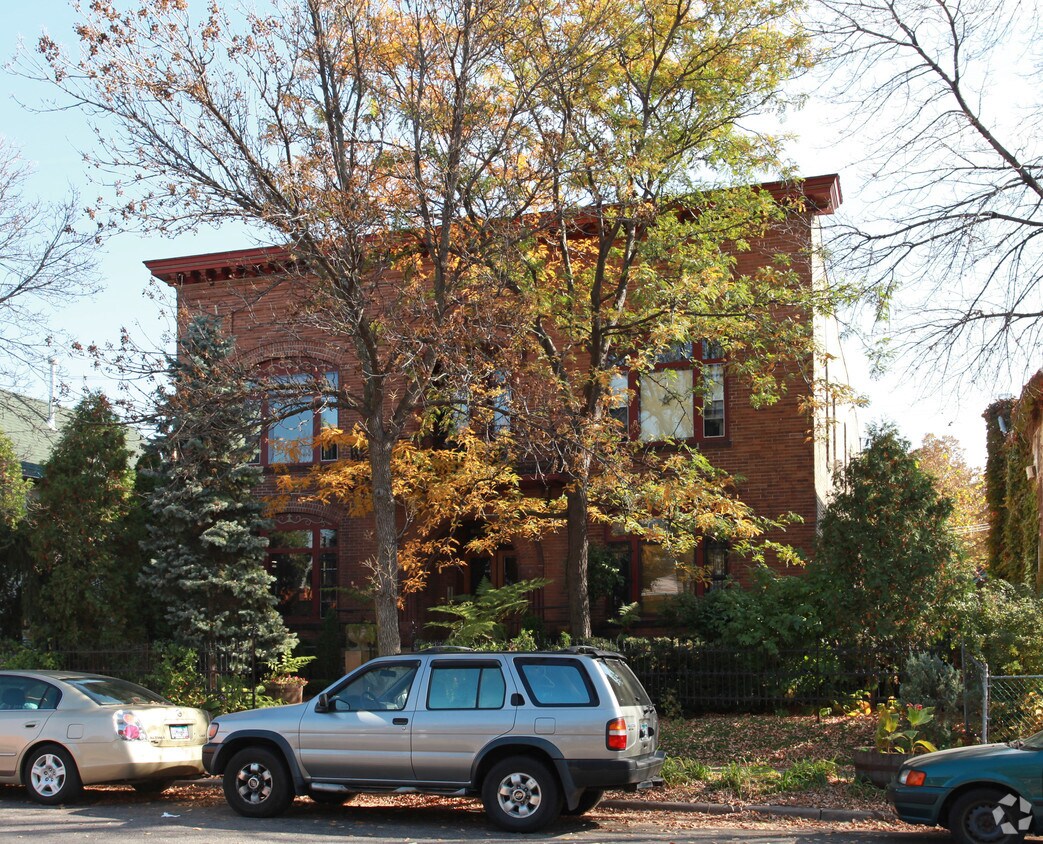 Primary Photo - 2621-2623 1st Ave S