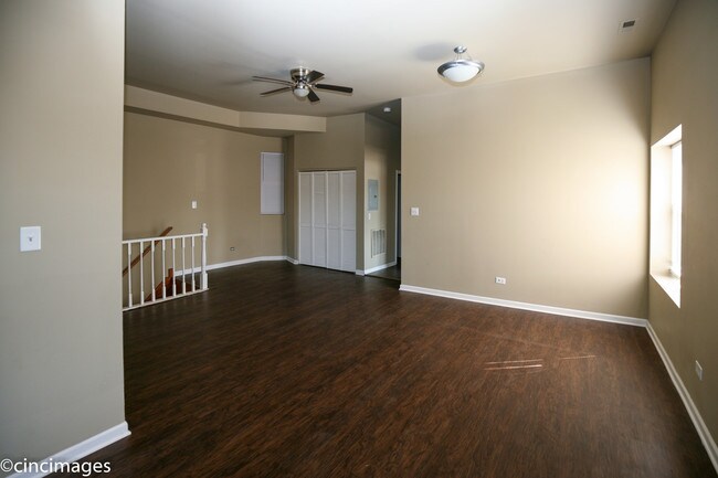 Building Photo - 3159 W Van Buren St