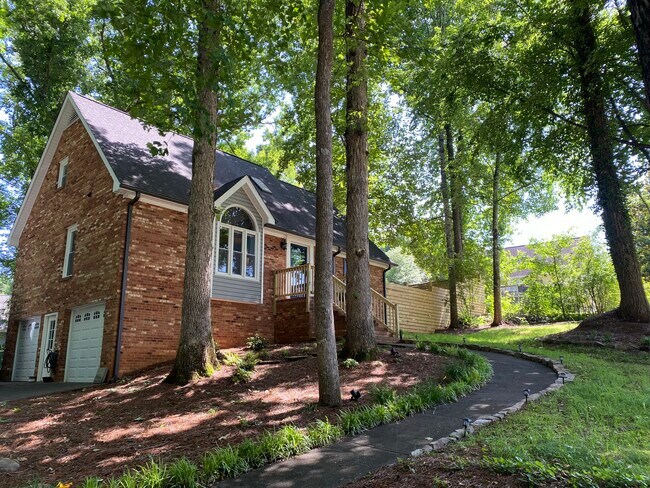 Building Photo - 6804 Fox Horn Cir