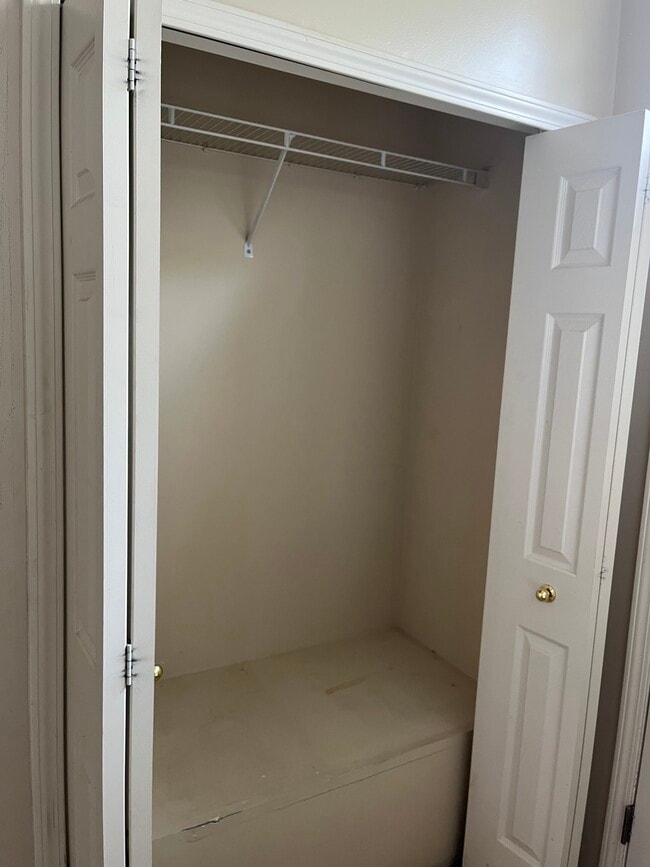 2883 Biddle Ave Unit 2883 BIDDLE, Wyandotte, MI 48192 Condo for Rent