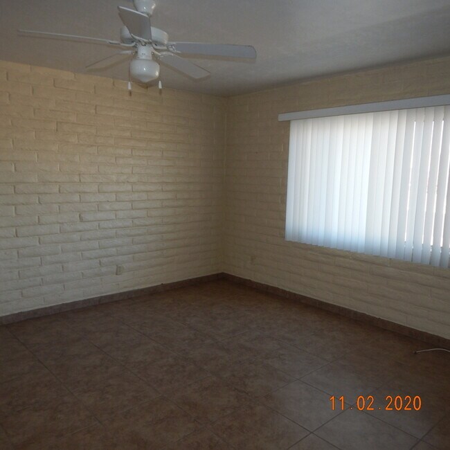 Building Photo - 915 S La Higuera
