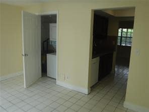 Building Photo - 4100 NW 16th Ave