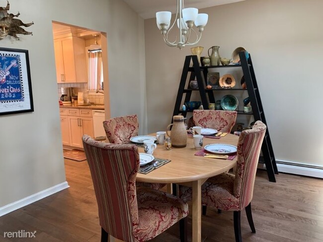 Foto del edificio - 4 br, 3 bath House - 718 E Chester St