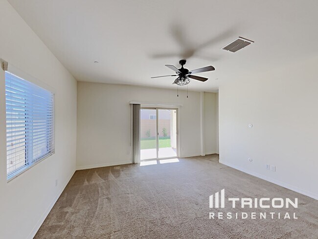 Building Photo - 21407 W Alvarado