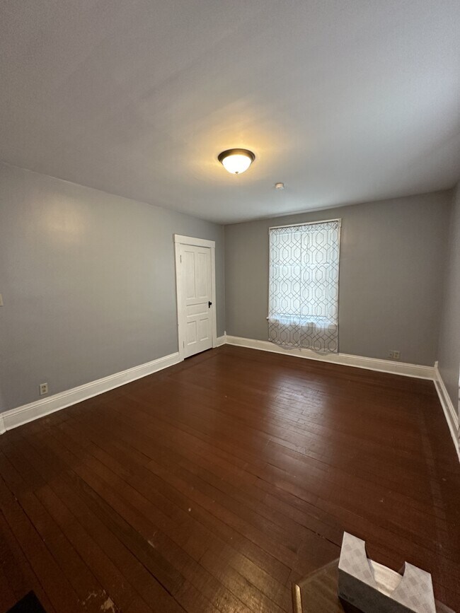 Building Photo - 1212 Drexel Ave