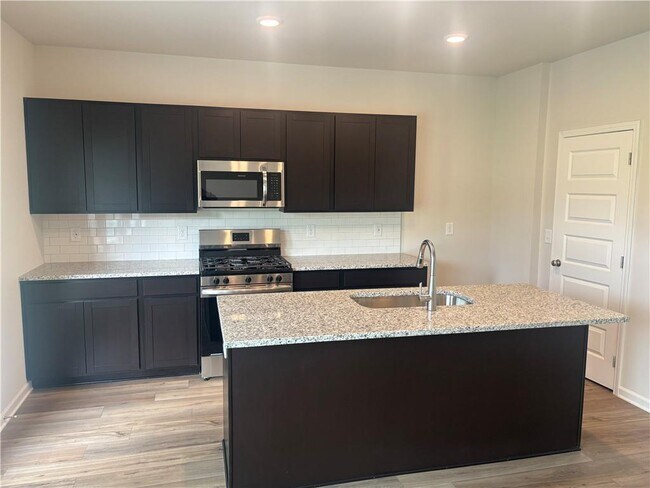 Foto del edificio - 104 Lavender Cir