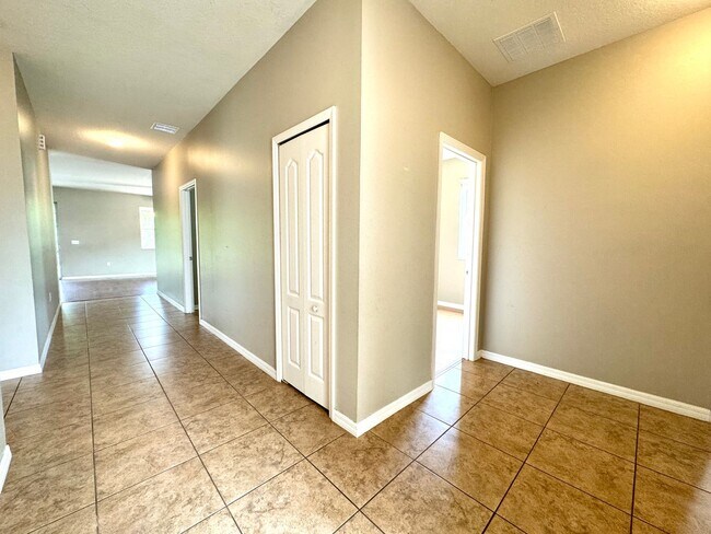 Building Photo - Lake Elsie Reserve 4/2 with Flex Room!