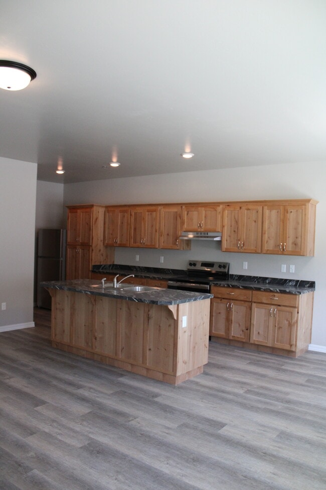 Building Photo - RockCreek Village