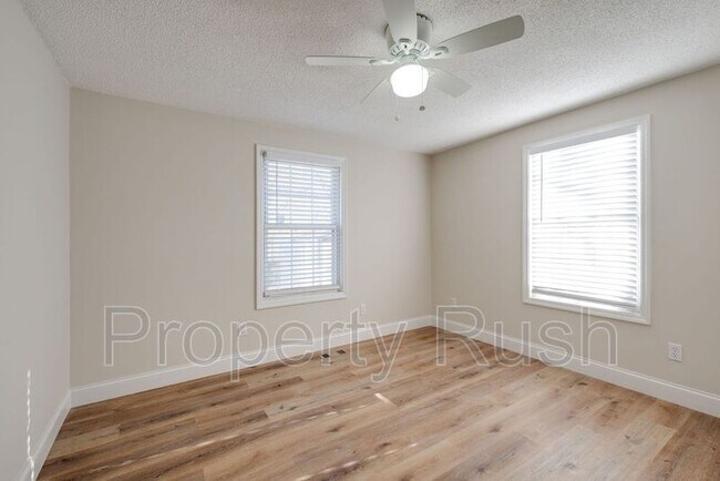 Foto del edificio - 710 Dorothy St.