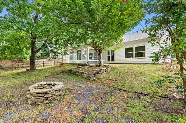 Building Photo - 1525 Keystone Dr