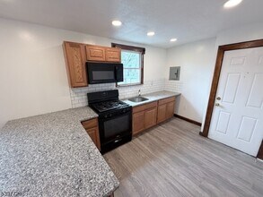 Building Photo - 475 Clinton Ave