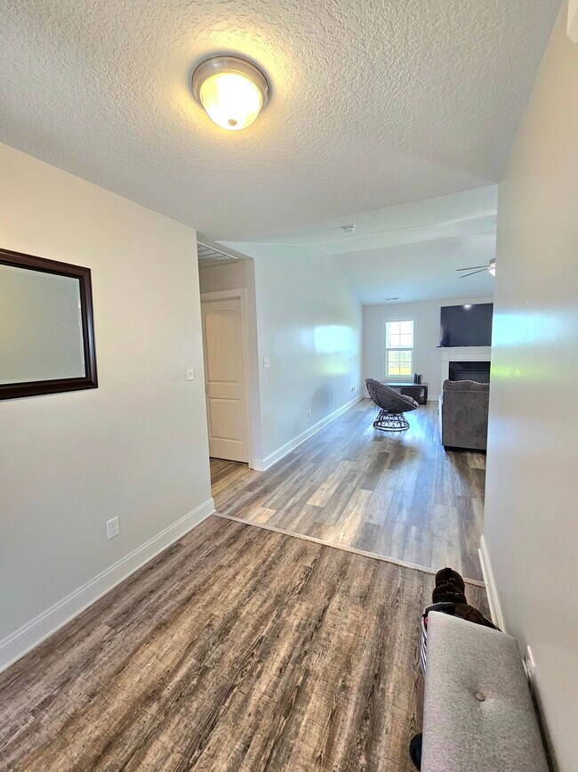 Foto del edificio - 440 Worsley Wy