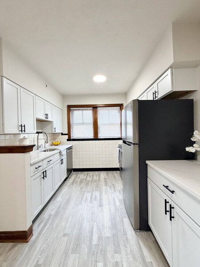 Foto del edificio - 4734 Locke Ave