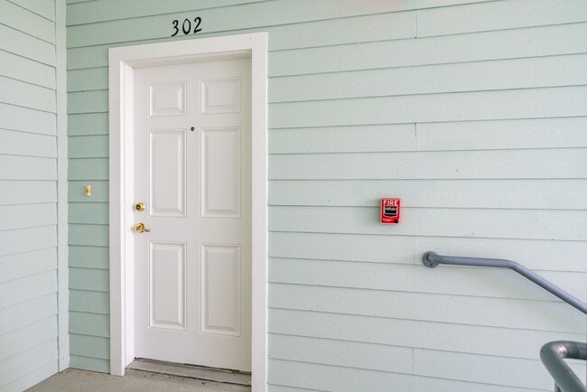 Building Photo - 8235 Lobster Bay Ct