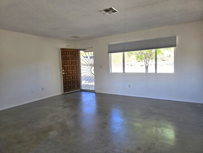 Foto del edificio - Remodeled Two Bedroom in Morongo Valley