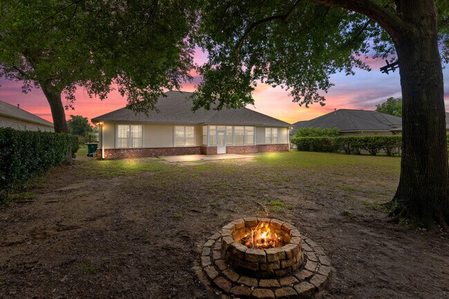 Building Photo - 2899 Chanterelle Cove
