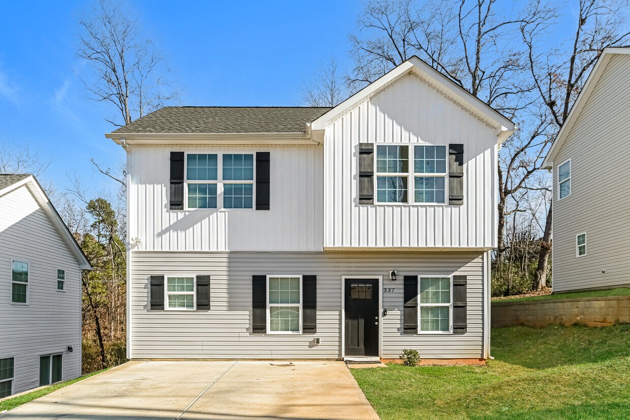Primary Photo - 337 Kirby Dr, Charlotte, NC