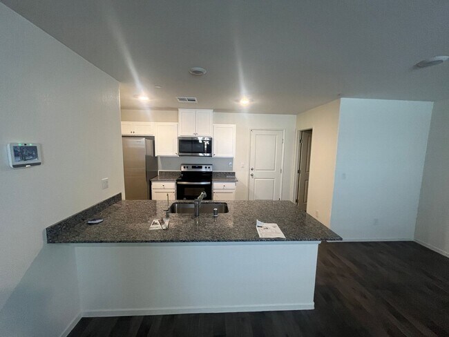 Foto del edificio - Brand New Townhome - Cadence