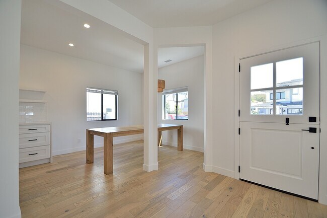 Building Photo - 1131 19th St