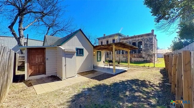 Foto del edificio - 160 S Fredericksburg St