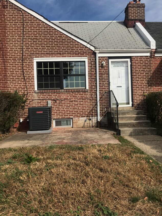front - 1329 E 23rd St