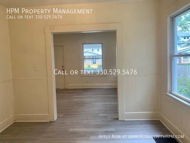 Foto del edificio - 1729 Edwards Ave NE