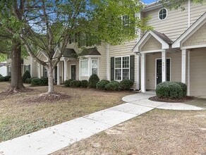 Building Photo - 4417 Log Cabin Dr