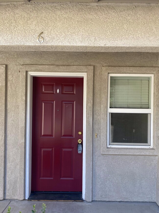 Foto del edificio - 4401 Tahama Ln