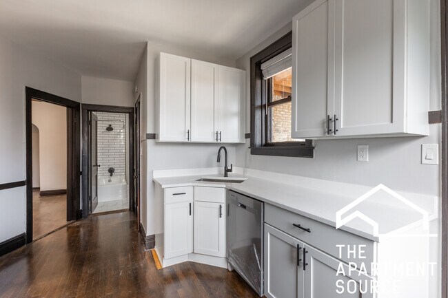 Foto del edificio - 3823 N Drake Ave