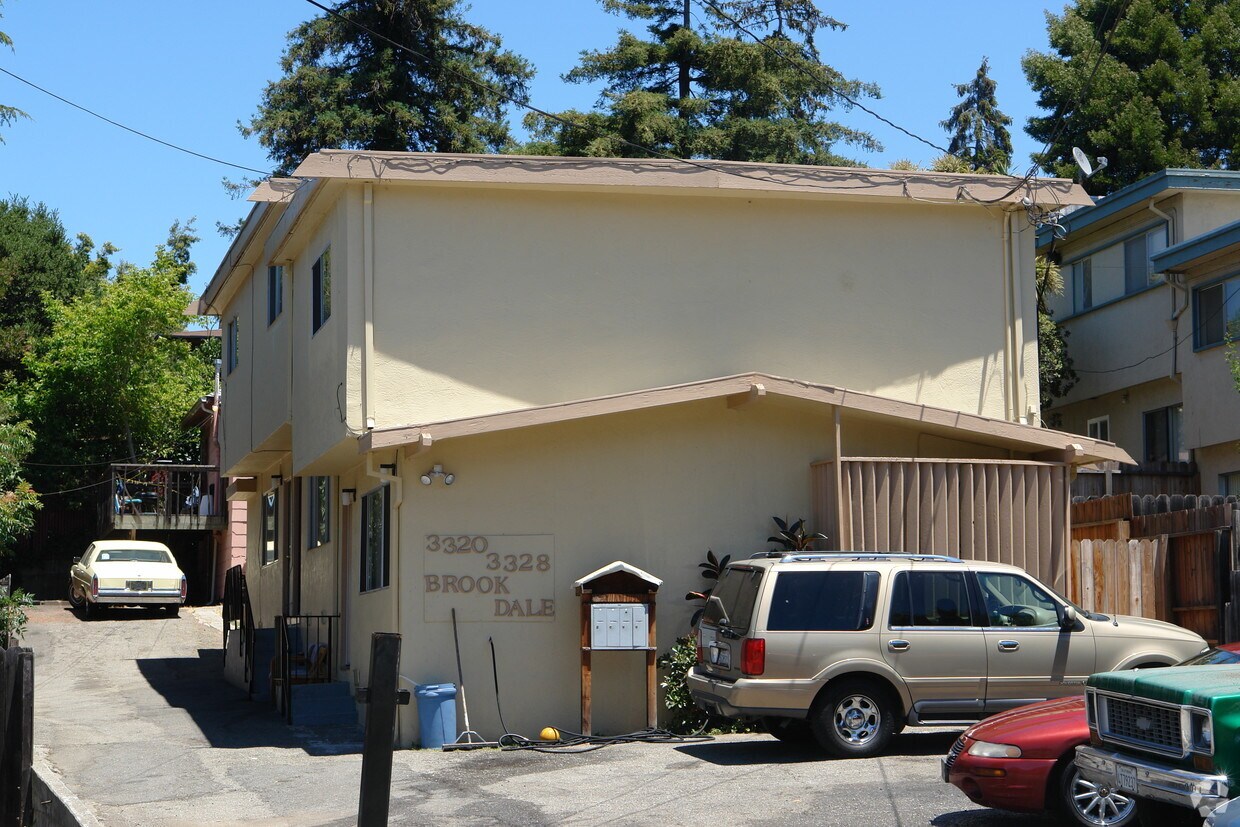 Foto principal - 3320-3328 Brookdale Ave