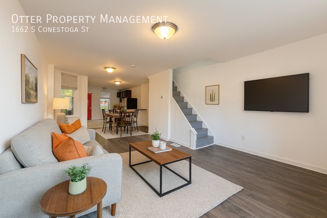 Photo - 1662 S Conestoga St House