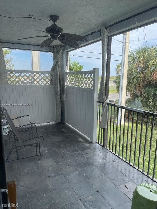 Building Photo - 3 br, 2 bath House - 153 Lakeview Dr Apt 201