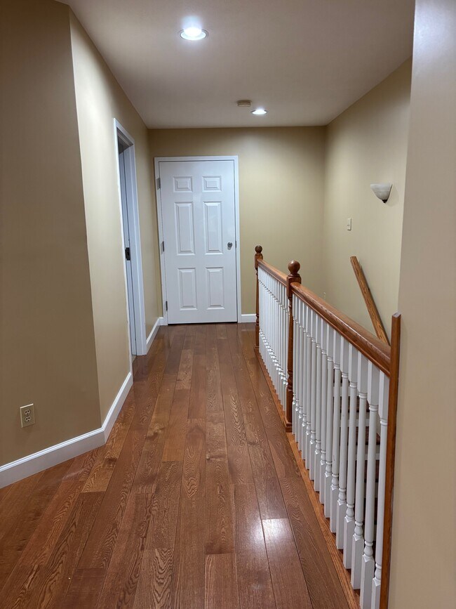 Building Photo - 710 Forest Dr