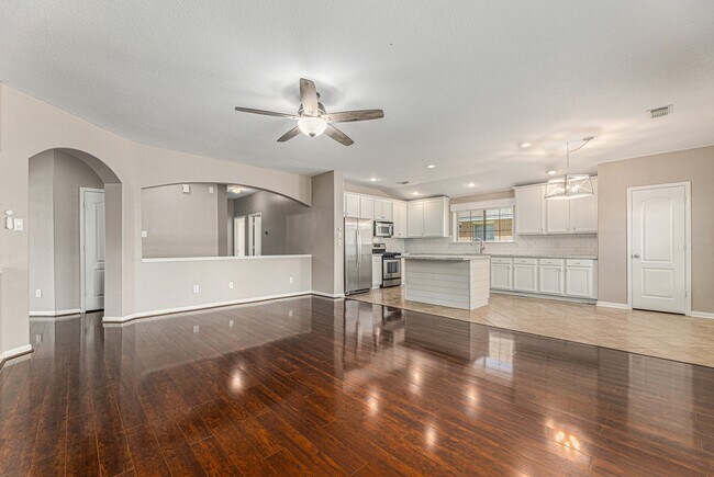 Foto del edificio - 520 Cedar Branch Dr