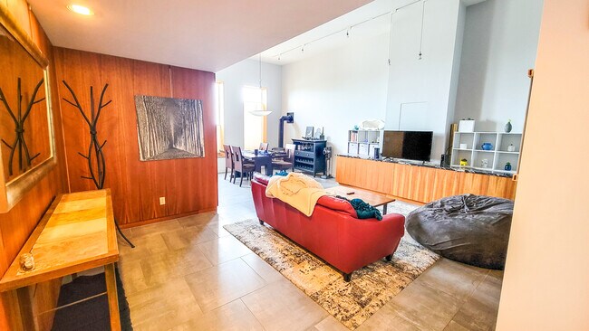 Foto del edificio - 210 W Superior St